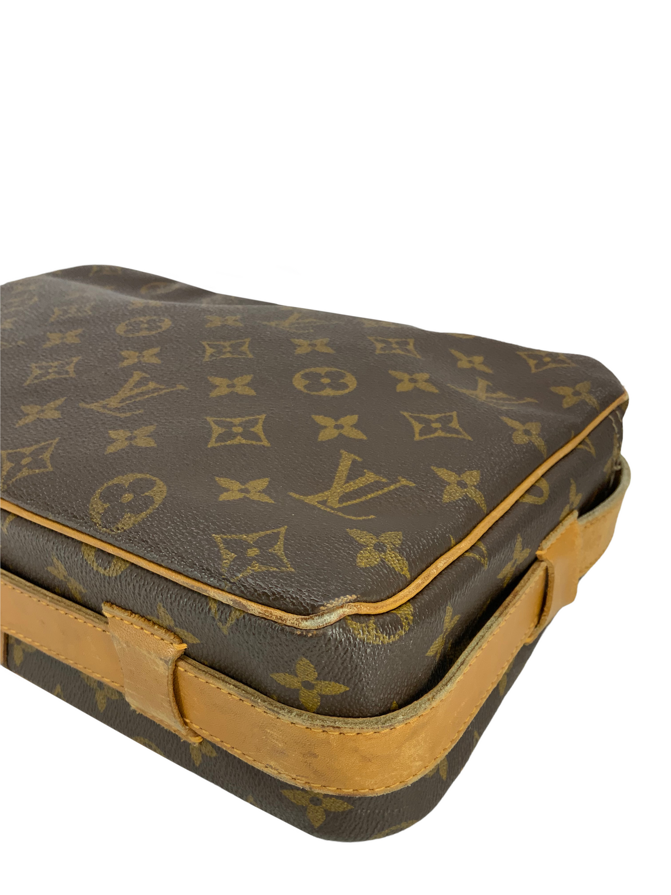Vintage Louis Vuitton Sac Bandoliere Unsex Satchel/Crossbody Bag. Circa  1980 - pre date code. Heat stamped “Louis Vuitton Paris Made In…